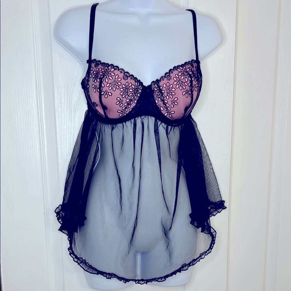 Victoria’s Secret Elegant Black and Pink Lace Babydoll